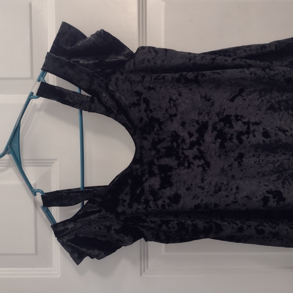 Elegant Black Velvet Women's Top